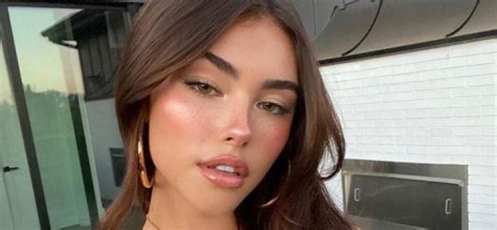 Madison Beer Avoids Bikini Malfunction By Pulling Top Down Pics Hollywood Life ·